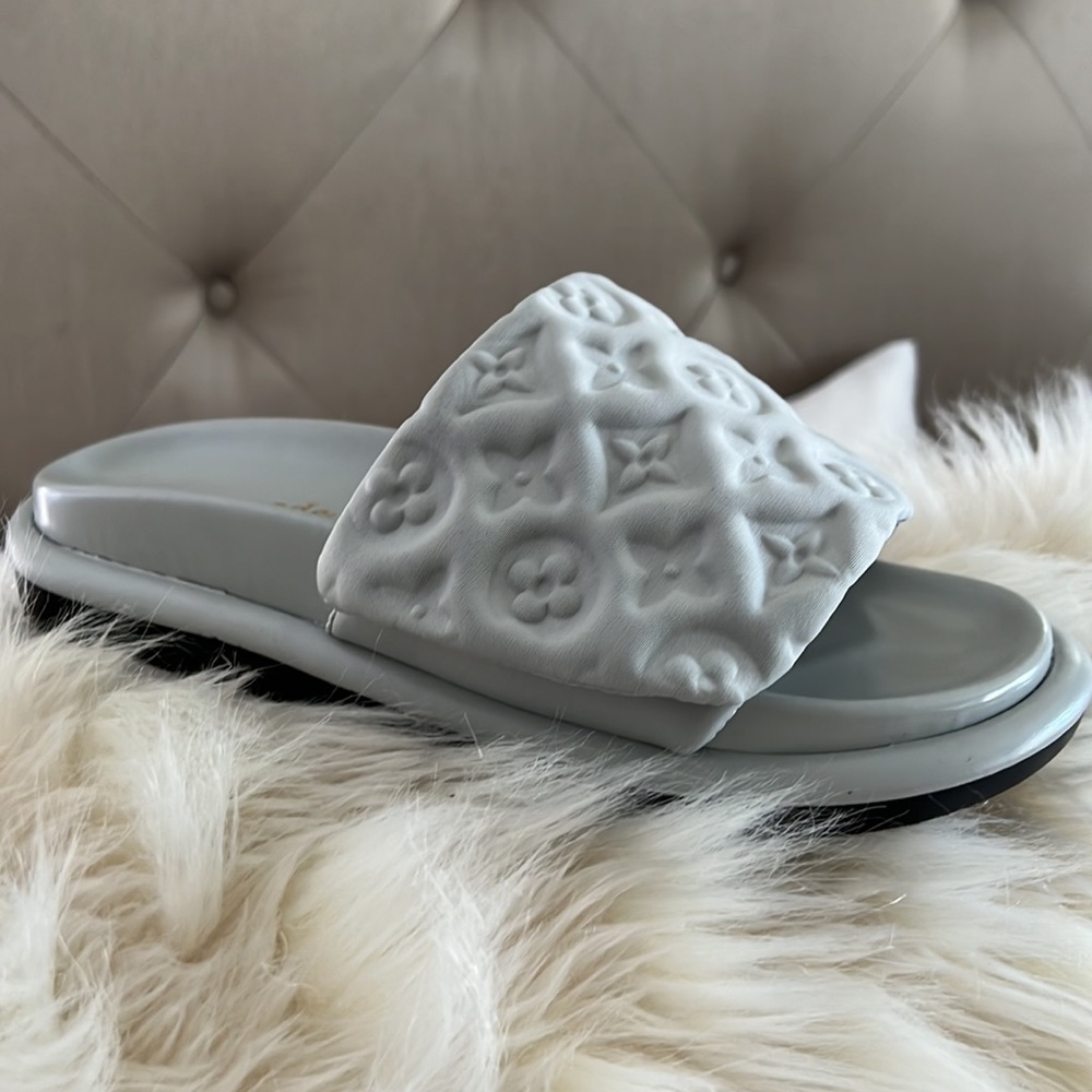 Limited Edition Slides Silver Miss Lola